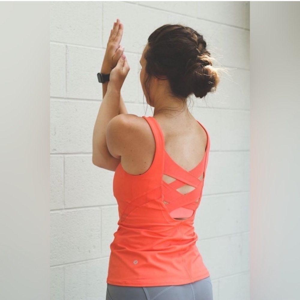 Lululemon Rise and Flow Tank Size 6
